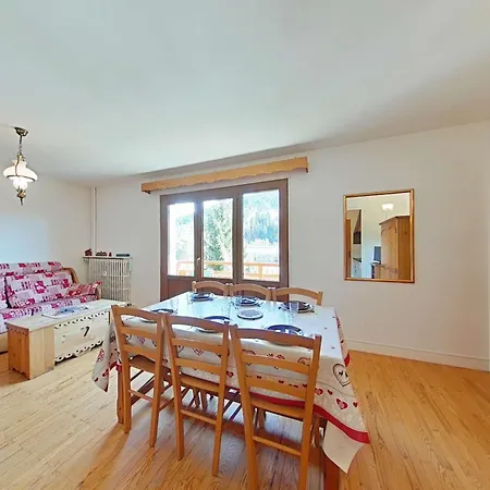 2 Pieces, 6 Couchages, Centre Du Grand-bornand, Parking, Balcon Sud - Fr-1-241-136